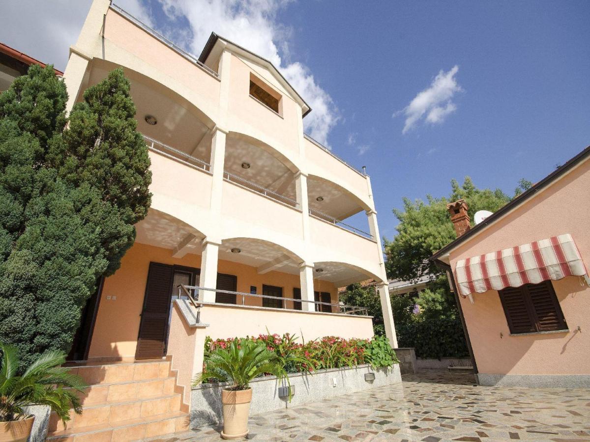 Apartments Patricija روفينج المظهر الخارجي الصورة